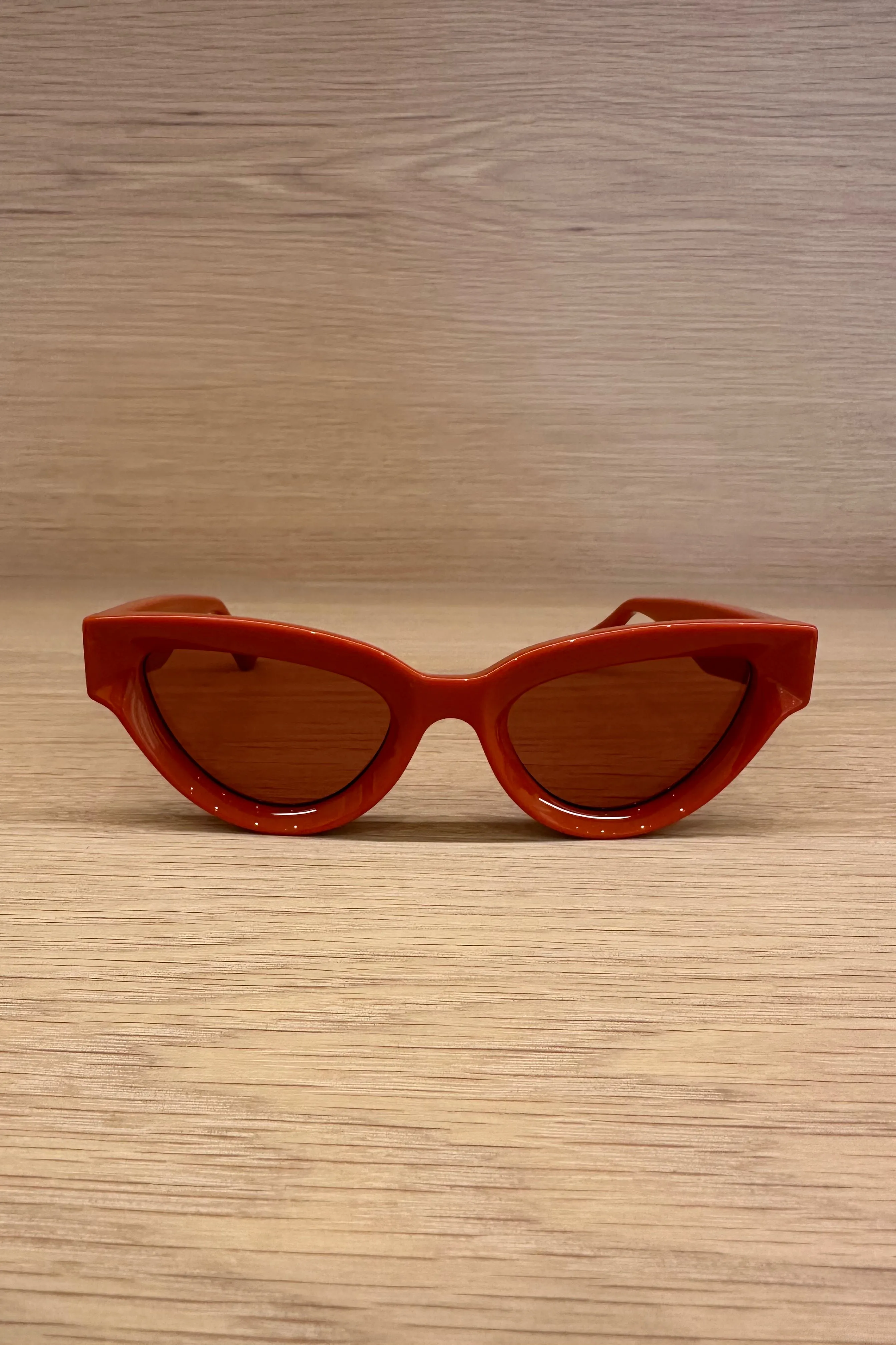 SHARP CATEYE SUNGLASSES BV1249S