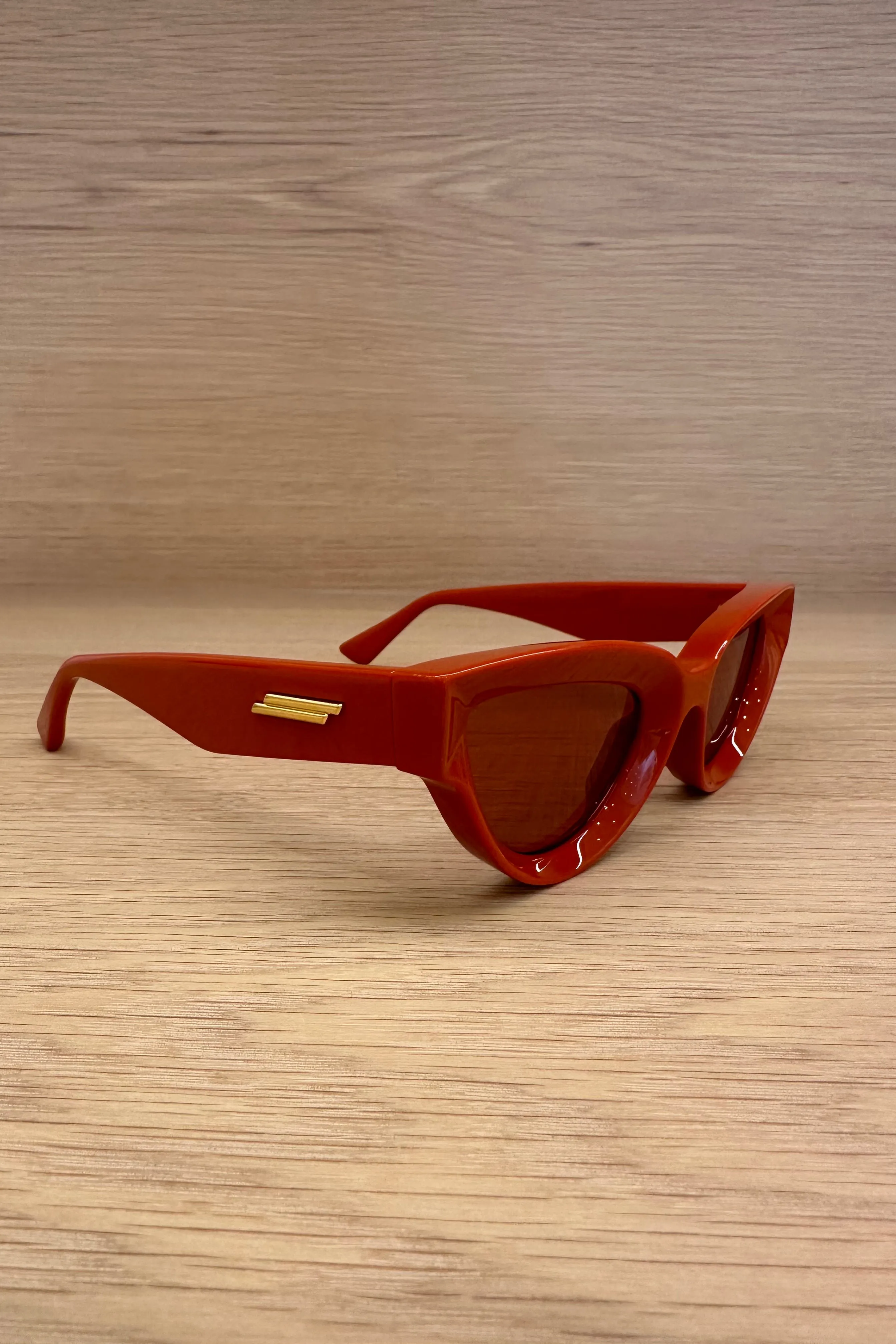SHARP CATEYE SUNGLASSES BV1249S